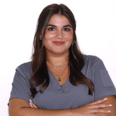 Lara Oliveira especialista en odontología conservadora